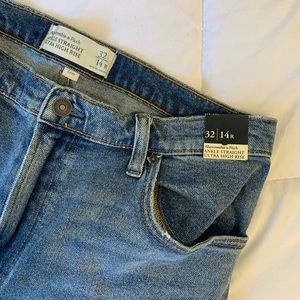 Abercrombie Curve Love Ankle Straight Ultra High Rise Jean